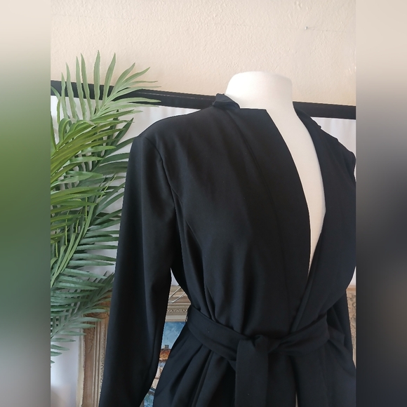 Nwt WYNNE LAYERS Chic Black Women's CHIC Blazer with Belt SZ MED - Picture 4 of 10